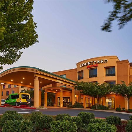 Courtyard Medford Airport Hotel Kültér fotó