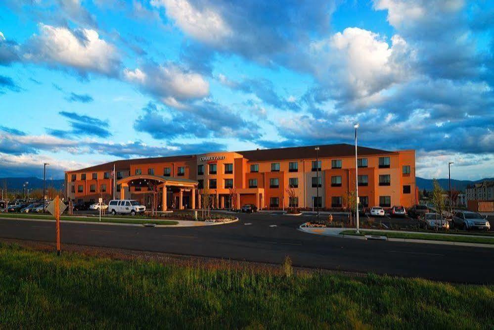 Courtyard Medford Airport Hotel Kültér fotó